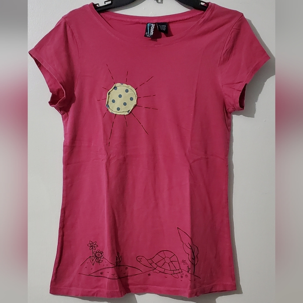 Weavers, juniors graphic tee in very good condition.